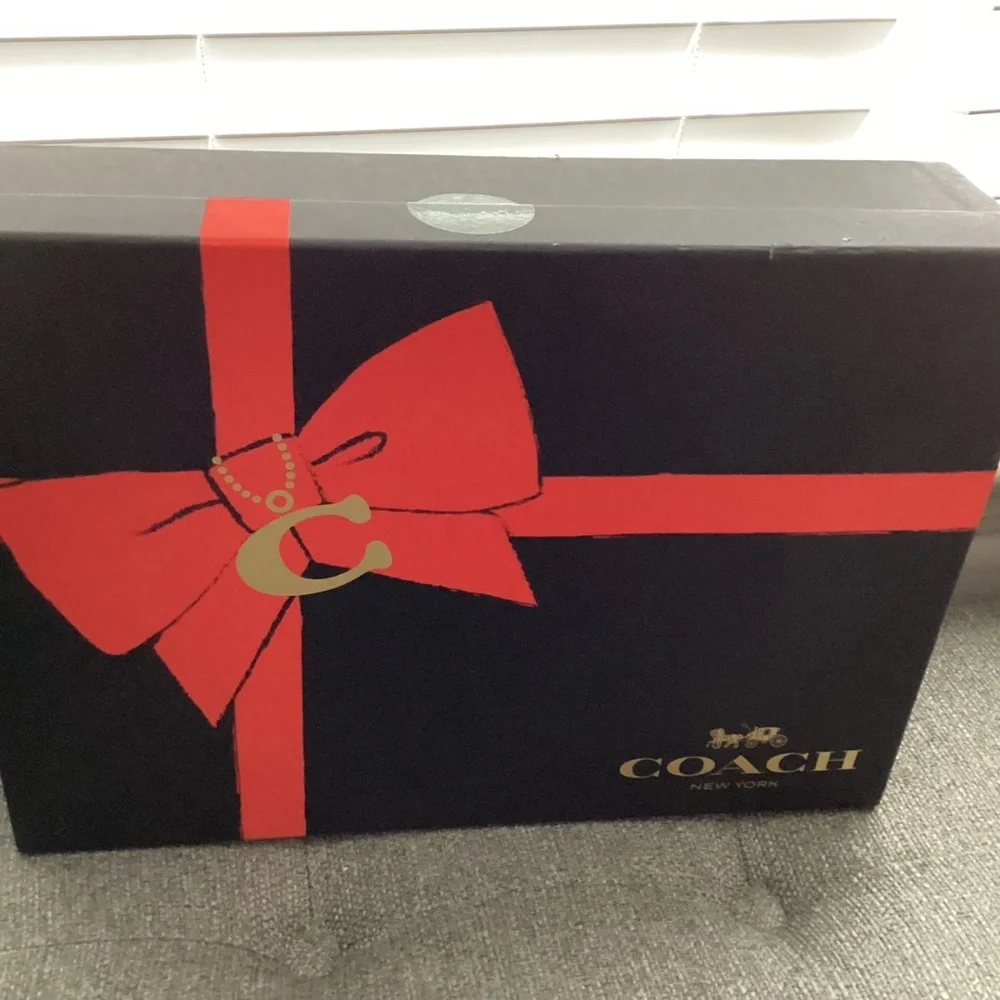 Coach Black Waffle Hat / Scarf / Gloves / NEW in BOX SET / Wool MSRP $225